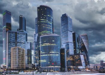 Steps to become a successful car trader.